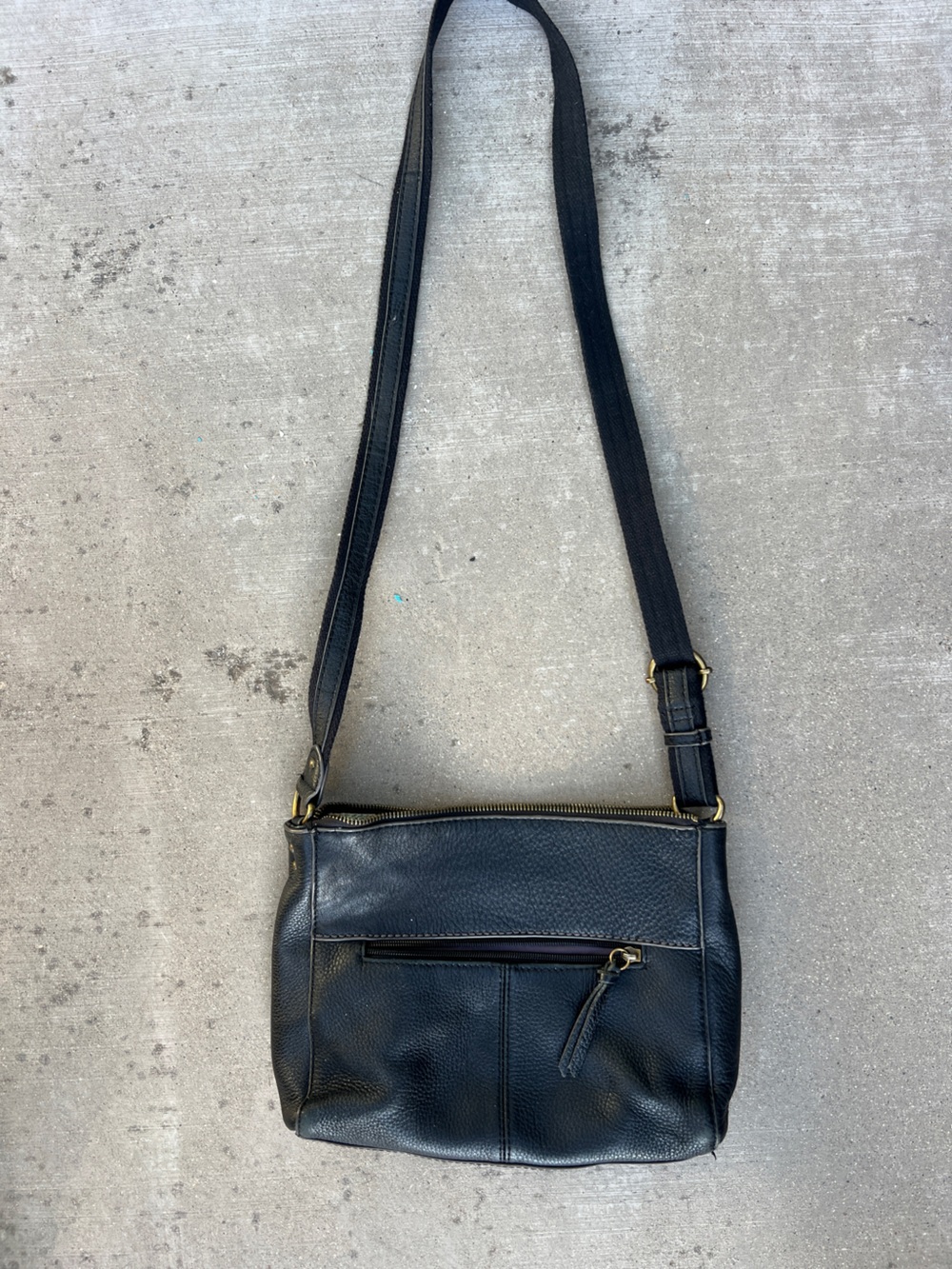 The Sak Women’s Medium Black Crossbody Bag Zip Top Blue Lining Gold Hardware